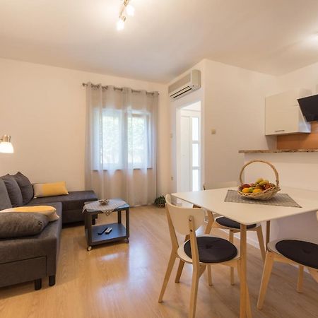 Piccola Pineta Apartment Пула Екстериор снимка